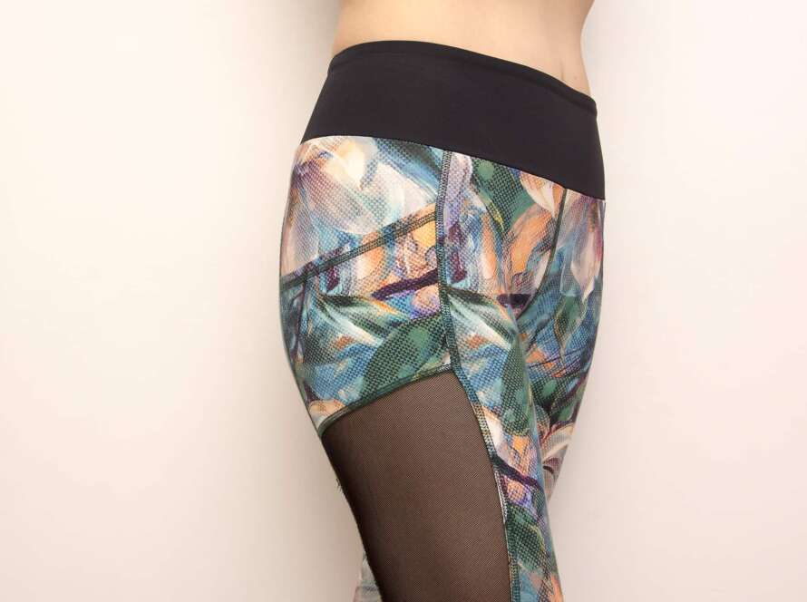 Floweprint mesh leggings pattern