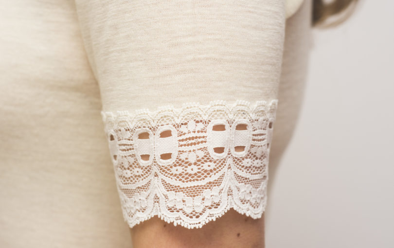 3 ways to attach stretch lace on knit fabrics The Last Stitch