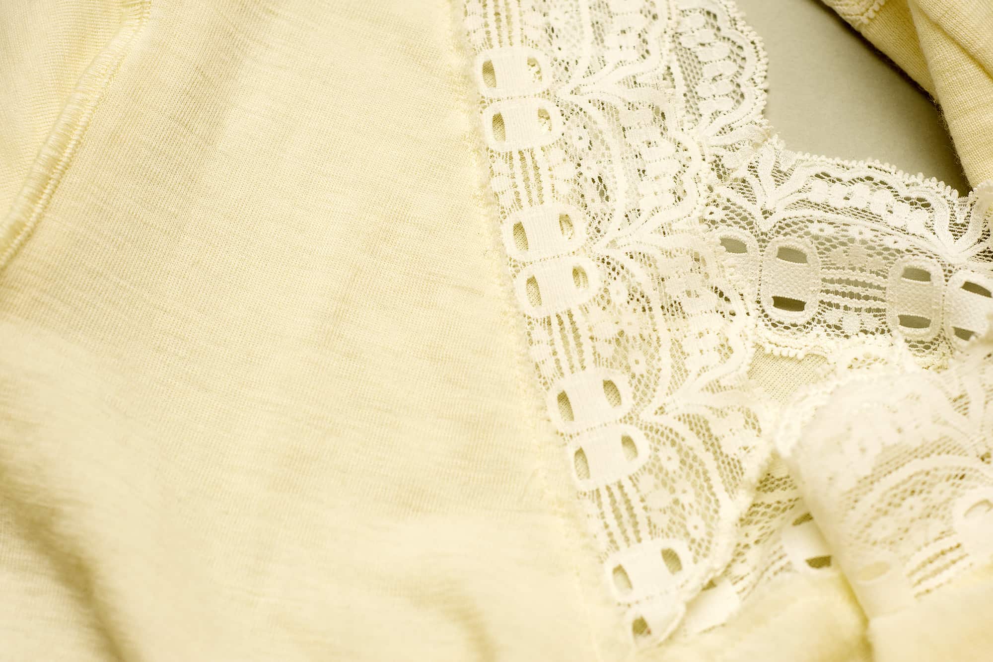 3 ways to attach stretch lace on knit fabrics The Last Stitch