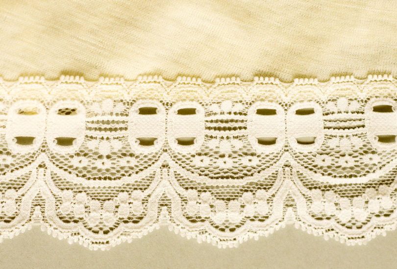 3 ways to attach stretch lace on knit fabrics The Last Stitch
