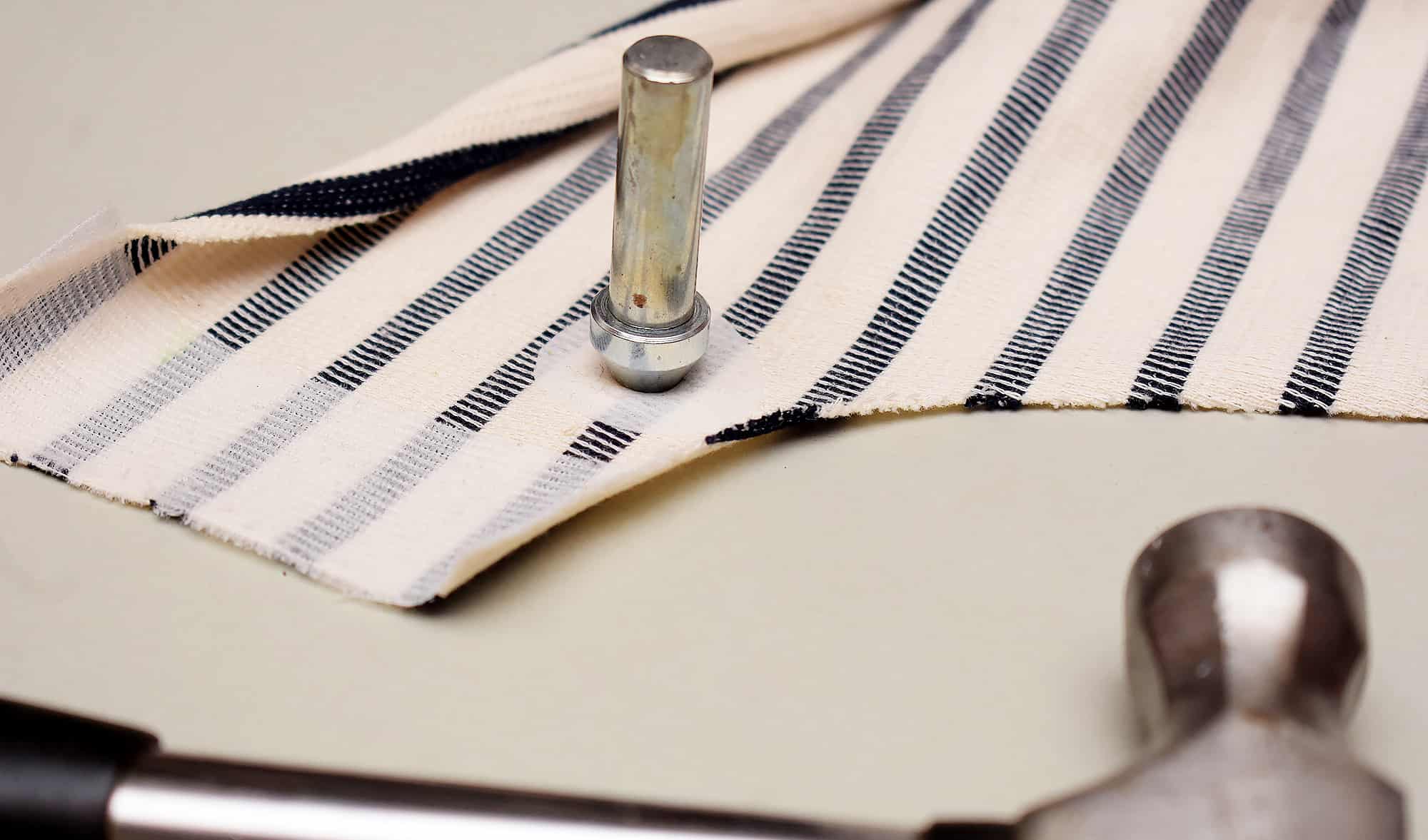 Attaching eyelets on knit fabrics The Last Stitch