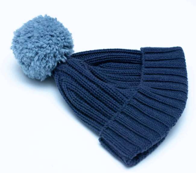 How to make a pom-pom for your knit hat and beanie