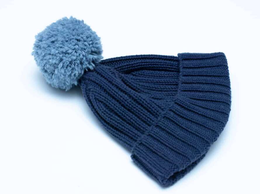 How to make a pom-pom for your knit hat and beanie