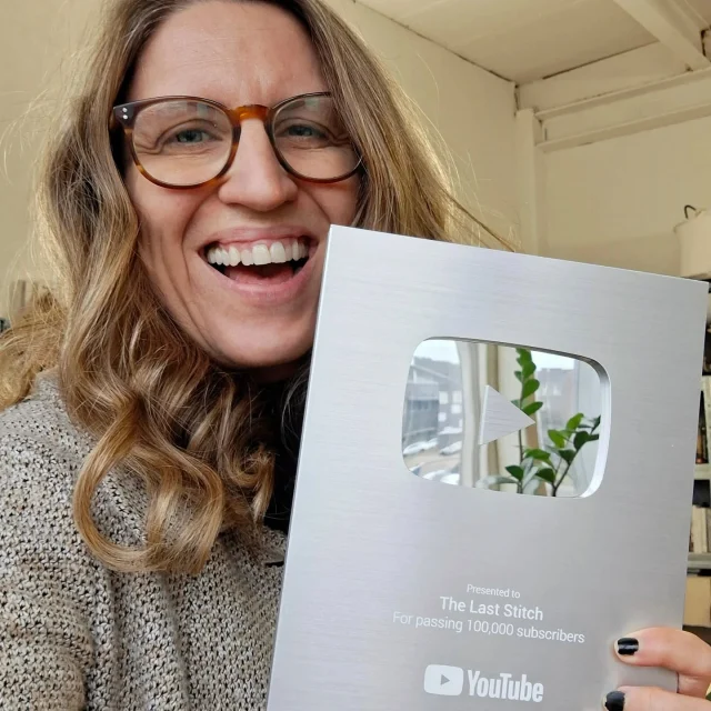 Wohoo, I've reached 100 000 subscribers on YouTube 🥳 A big thank you to all of you who have subscribed and watched my sewing videos over the years ❤️  It's been a long journey, 9 years, and over 200 videos! Looking back, my first videos make me cringe to be honest, I was such a rookie 😀 But it's also been one of my best professional decision, teaching myself to produce high-quality video sewing tutorials with no outside help. Right now I'm applying the skills to make a jeans sewing course that will be released fairly soon if all goes to plan. 👖
