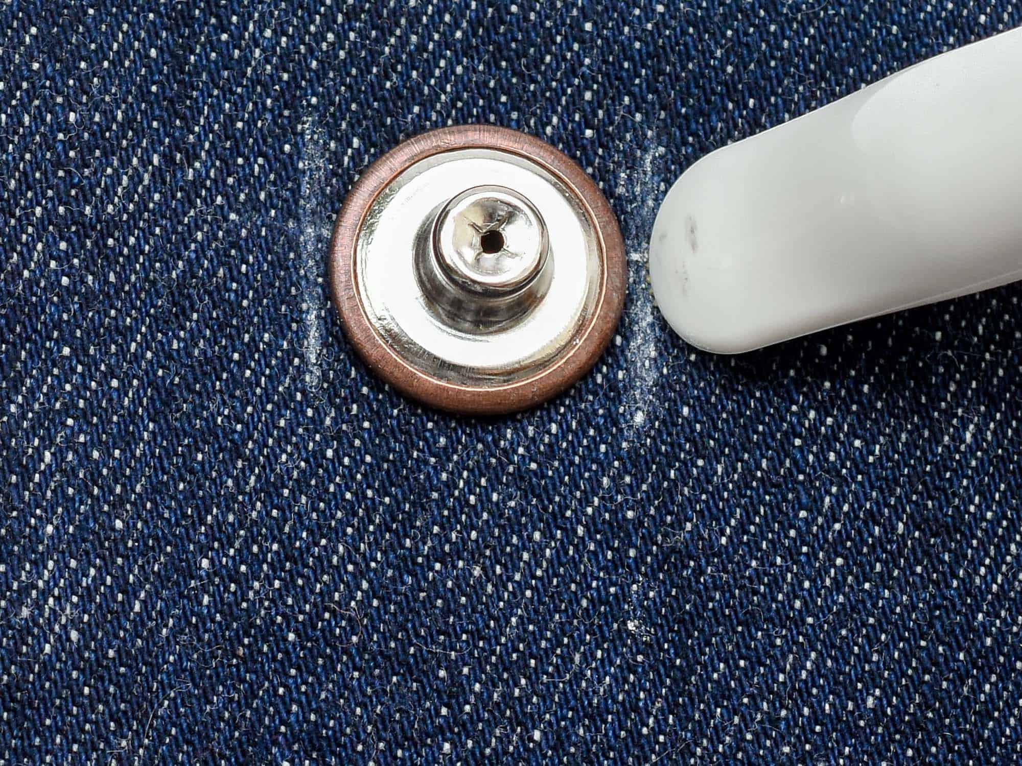 sewingbuttonholesandbuttonsonjeanstutorial12 The Last Stitch