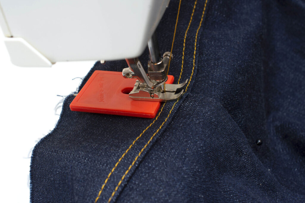This image has an empty alt attribute; its file name is top-ten-sewing-tools-for-10-dollar-or-less_3-1024x683.jpg
